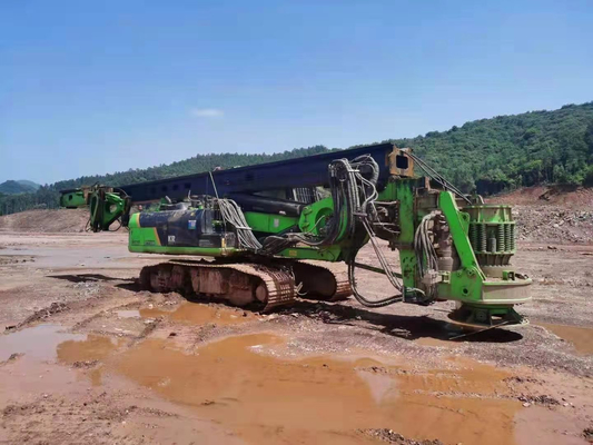 A broca hidráulica da esteira rolante usou a profundidade de empilhamento giratória da máquina 28m para a construção